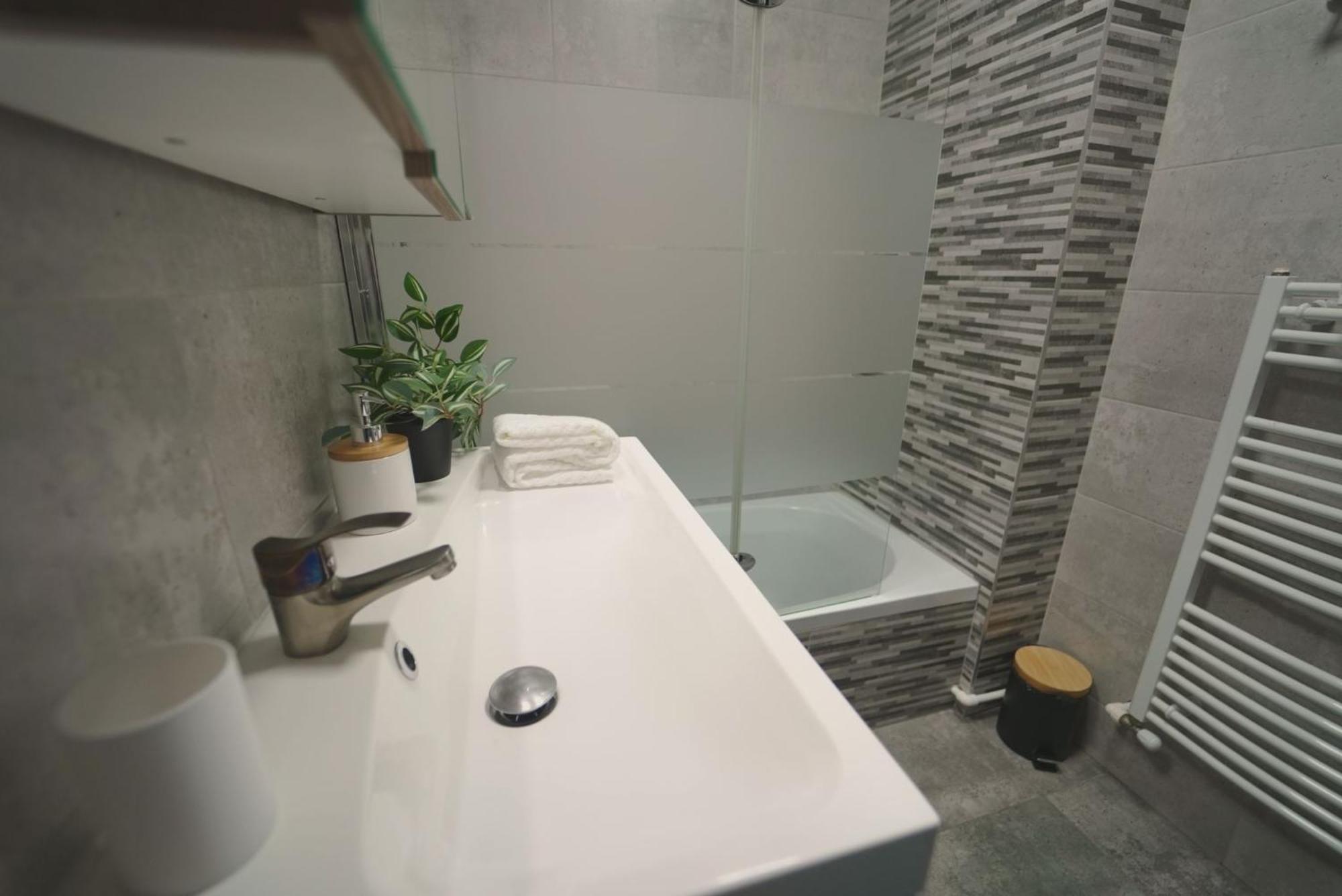 Luxury Apartament Ultracentral Of Suceava Esplanada Eksteriør bilde
